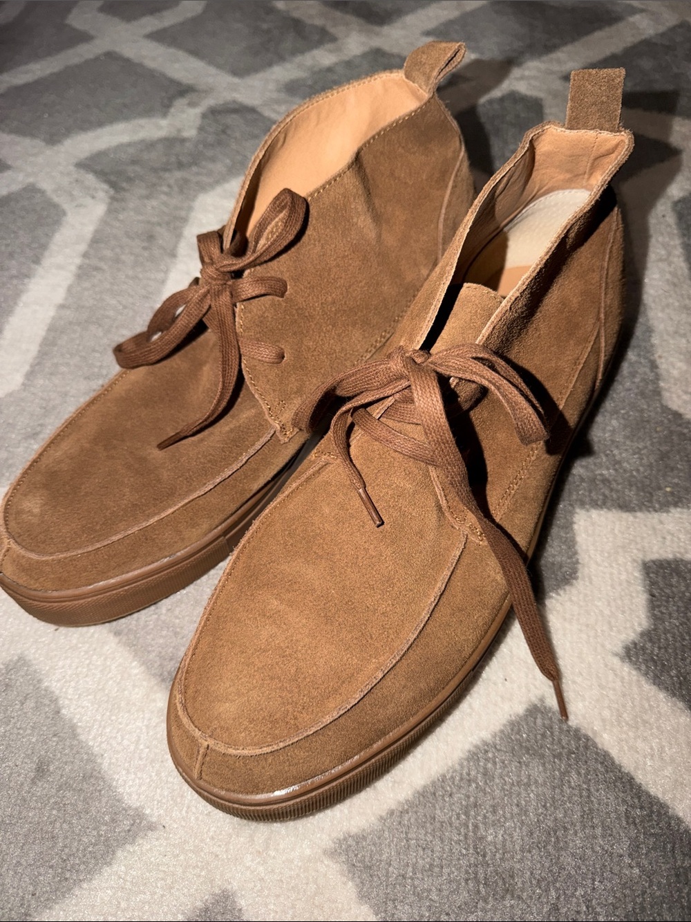 Express men’s sz 11 tan suede chukka boots / NEW